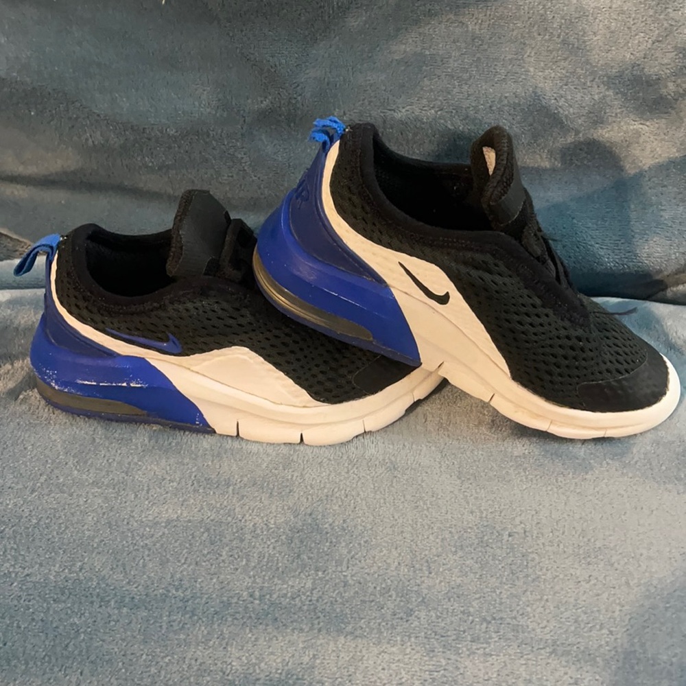 Nike air toddler boy size 9